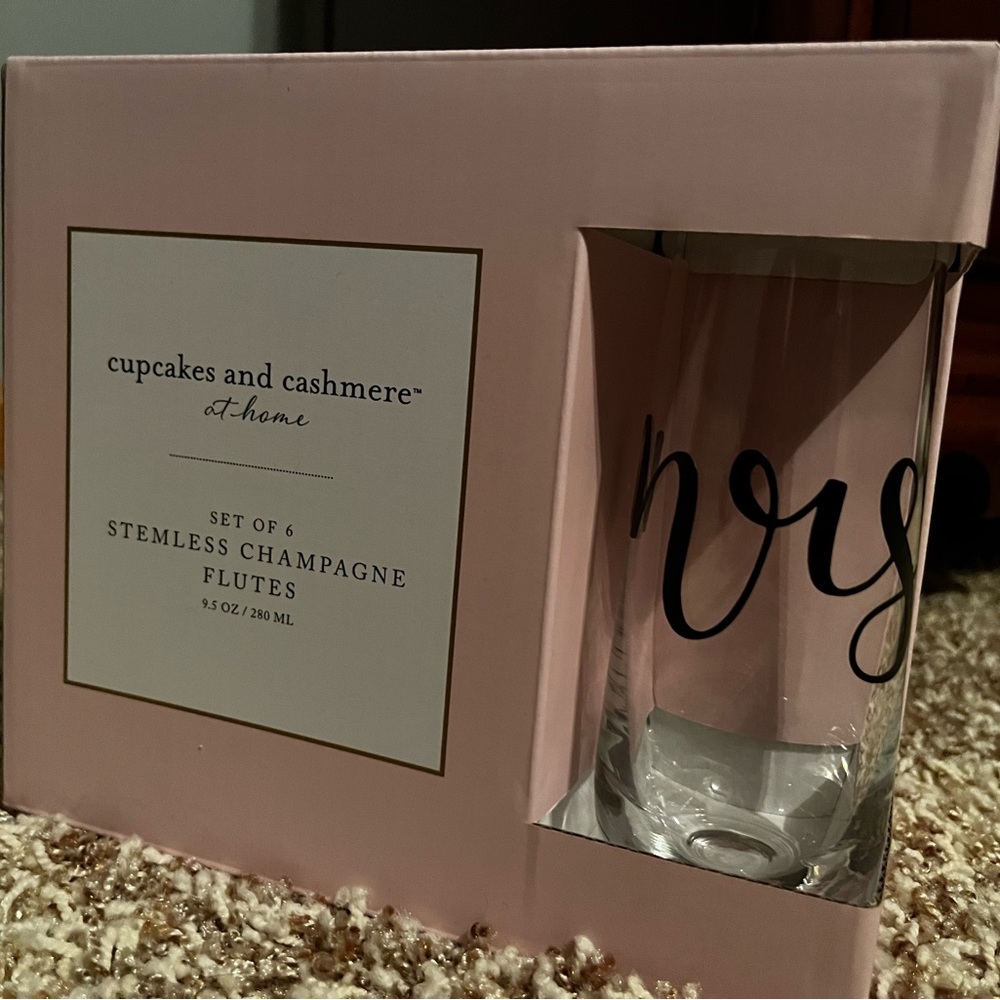 Cupcakes & Cashmere Wedding Themed Champagne Glasses (6)